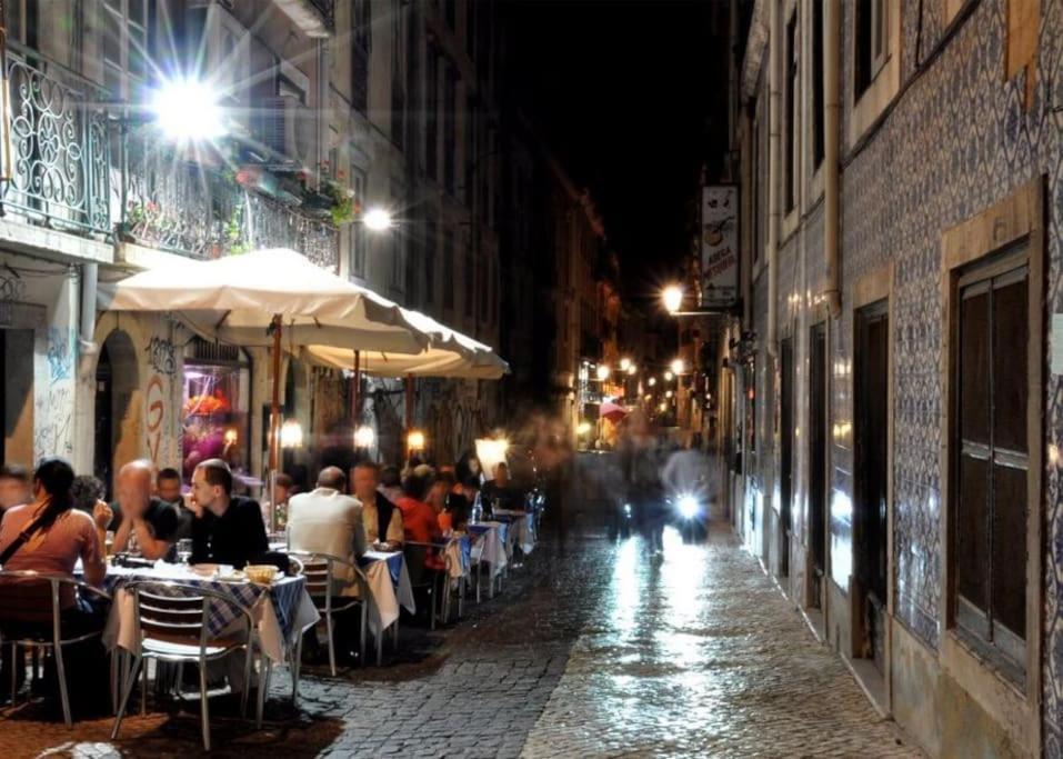 C3 Bairro Alto Cozy Romantic Loft In 18Th Century Building Lisbon Exterior photo