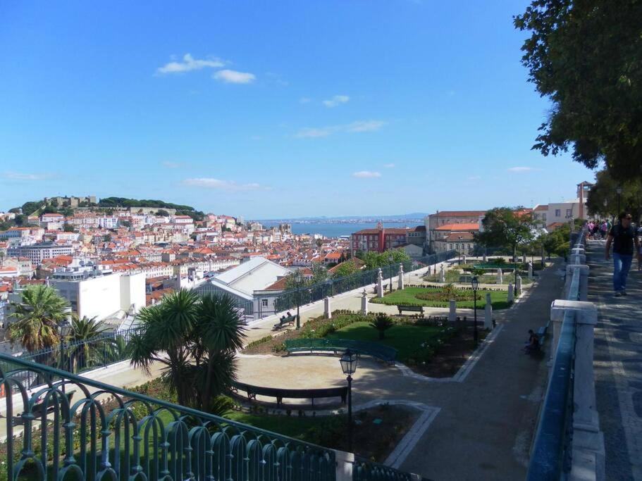 C3 Bairro Alto Cozy Romantic Loft In 18Th Century Building Lisbon Exterior photo